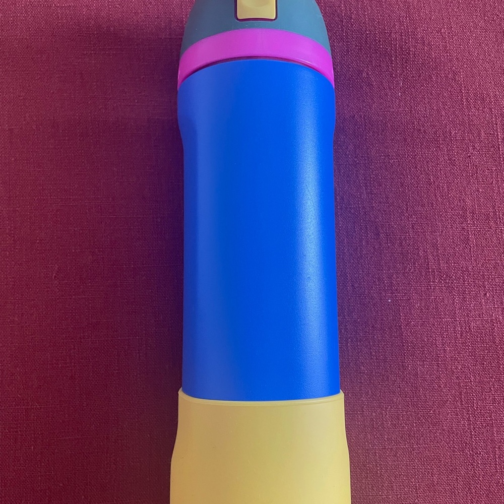 Owala x Urban Outfitters limited edition 24 oz water bottle